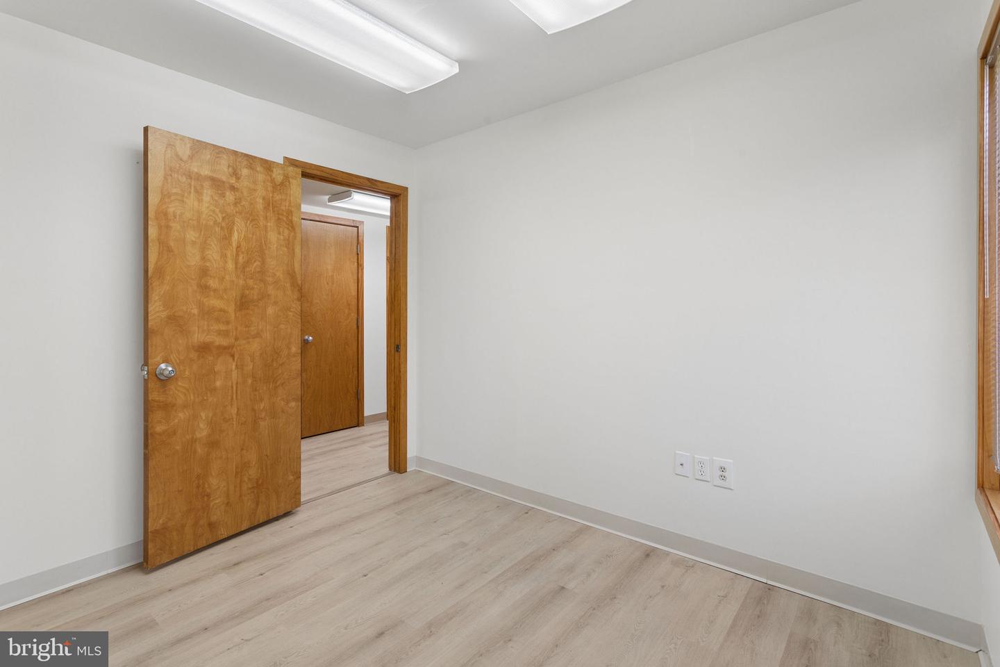 172 Middletown Blvd #203 Property Photo 21