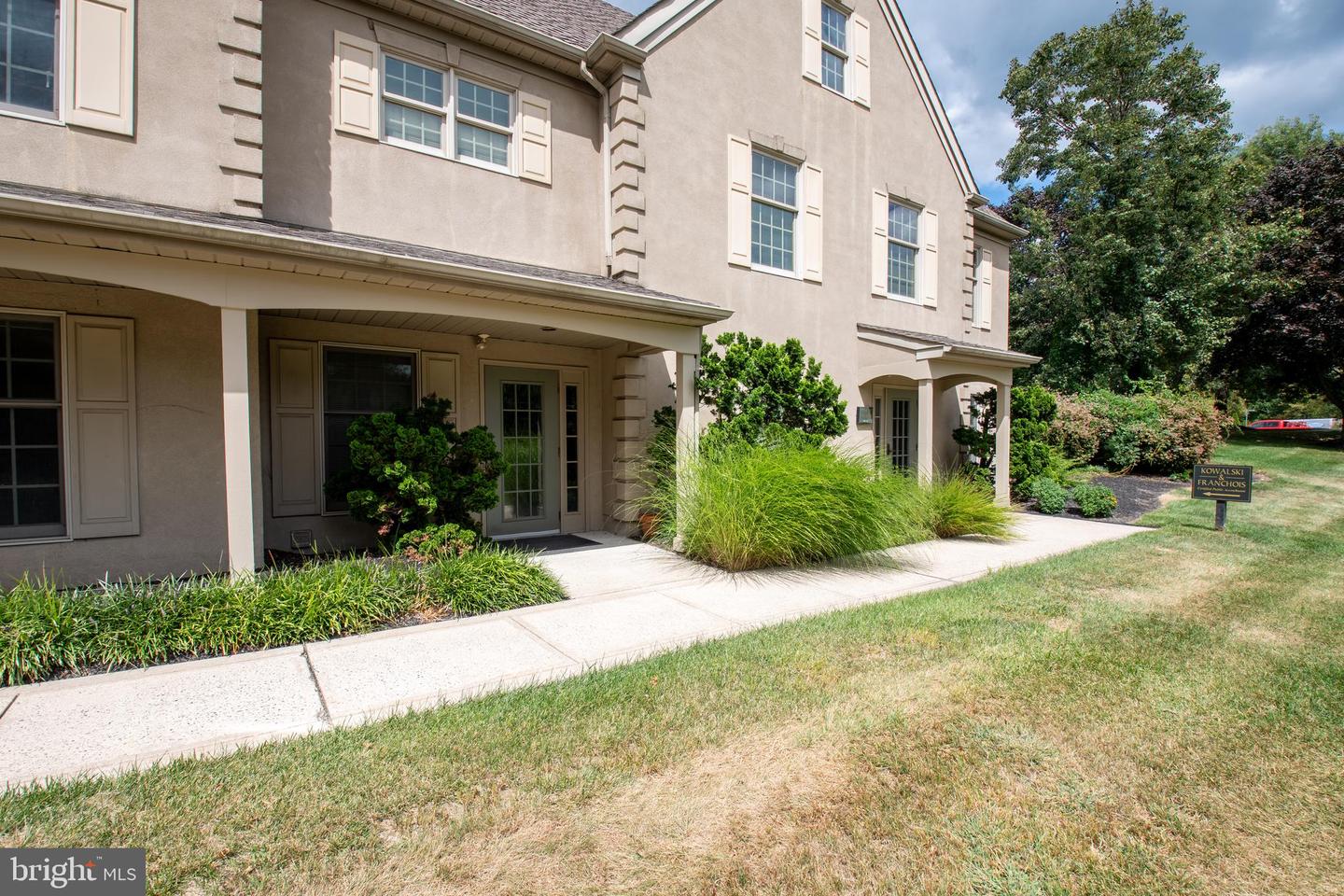 302 Hyde Park Property Photo 17