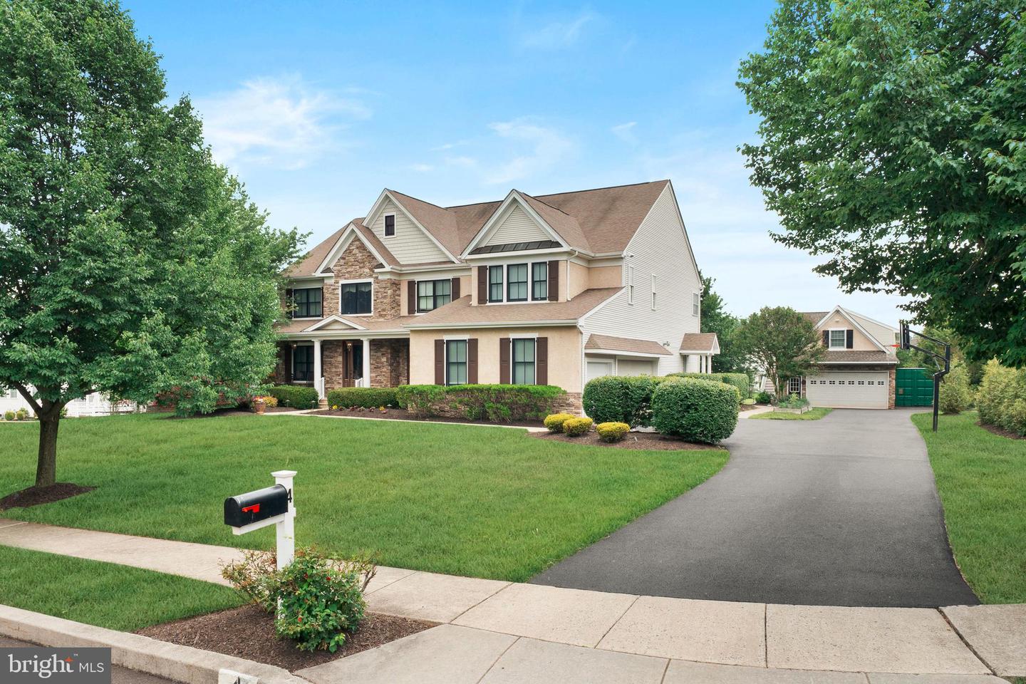 4 Copperleaf Ct Property Photo 1