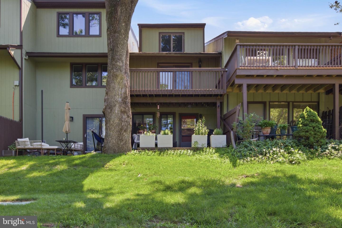 27-b Darien #27b Property Photo 19