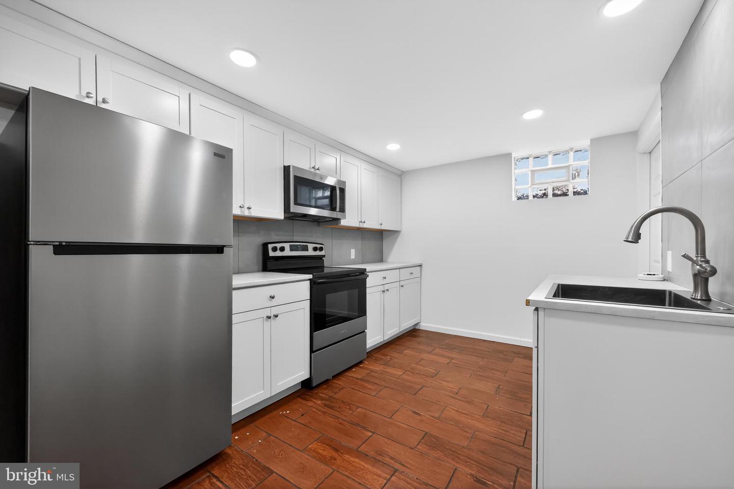 411 W Bridge St Property Photo 24