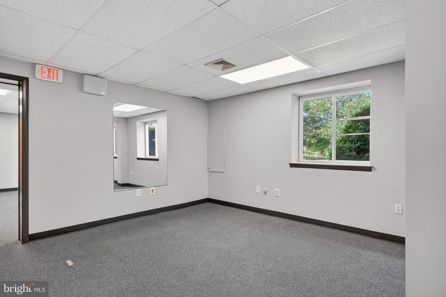 303 W State St Property Photo 10