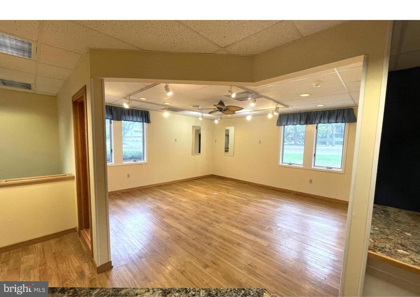 333 N Oxford Valley Rd Suite #101 Property Photo 6