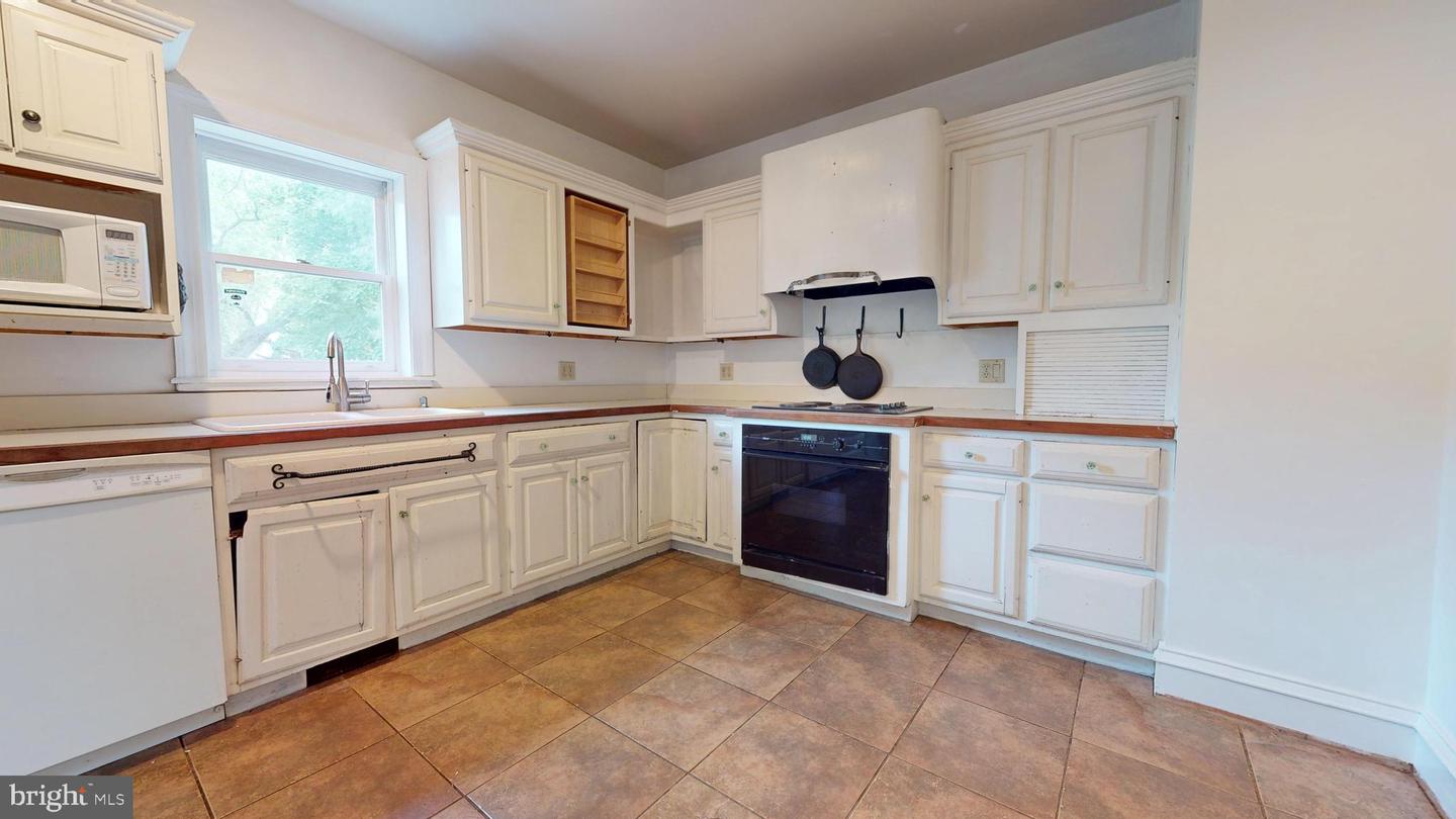 3162 Bedminster Rd Property Photo 9