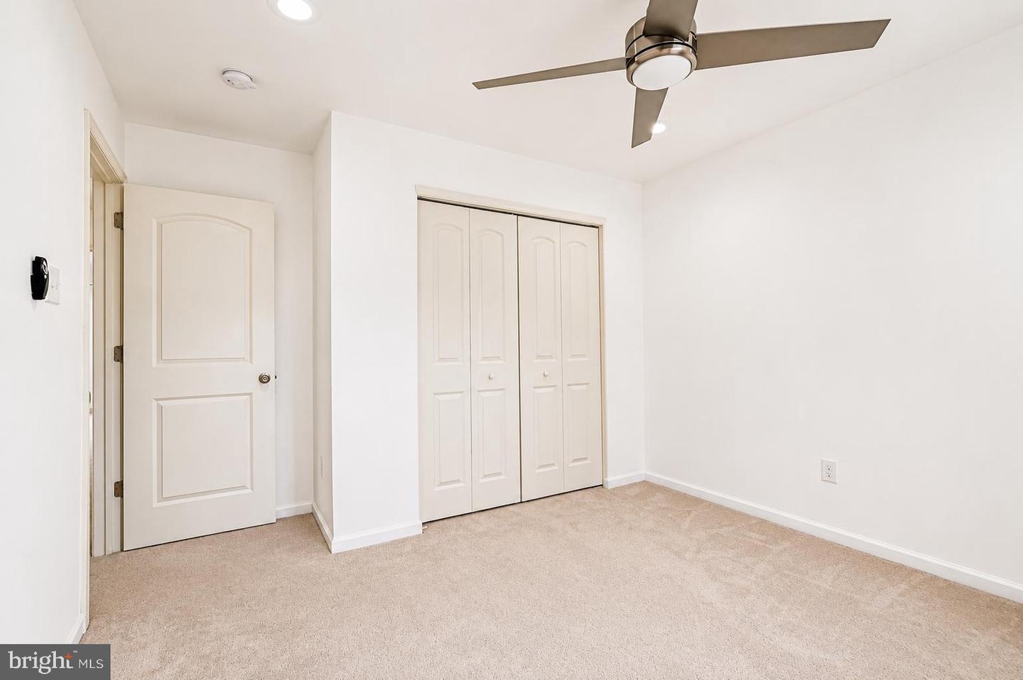 102 Master Ave Property Photo 21