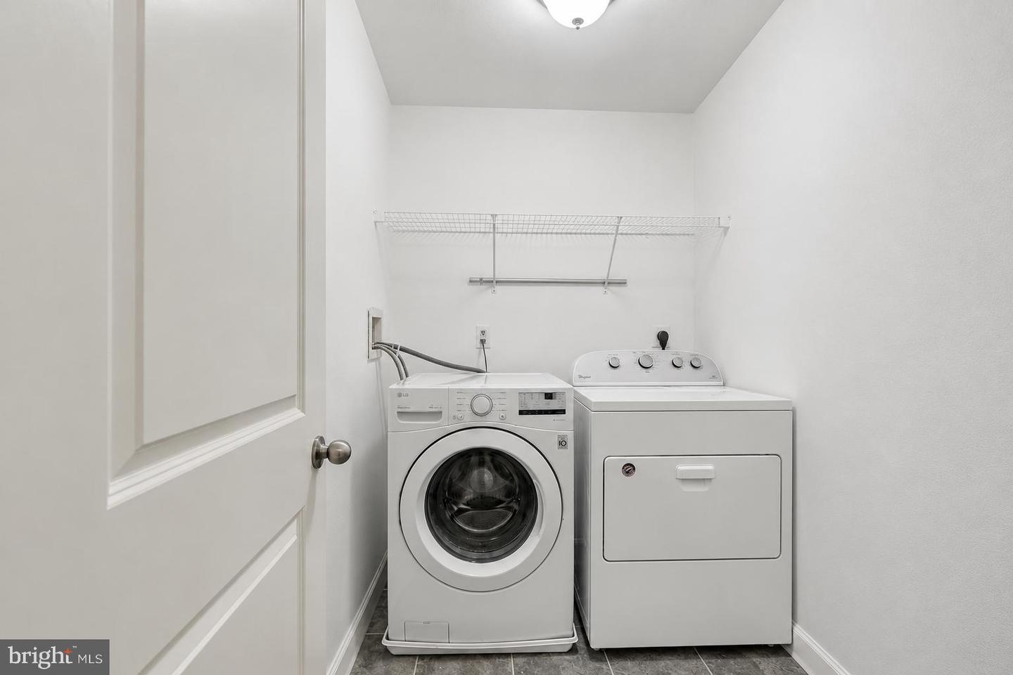 102 Master Ave Property Photo 28