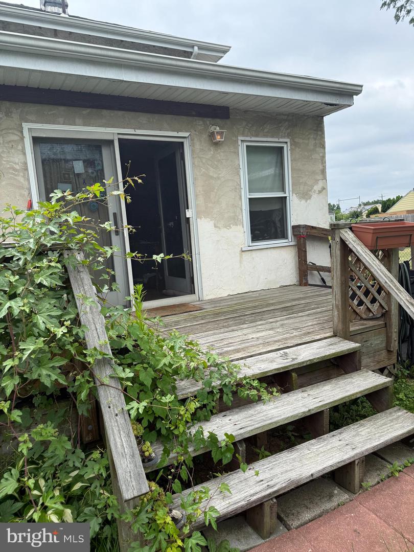 2240 College Ave Property Photo 3
