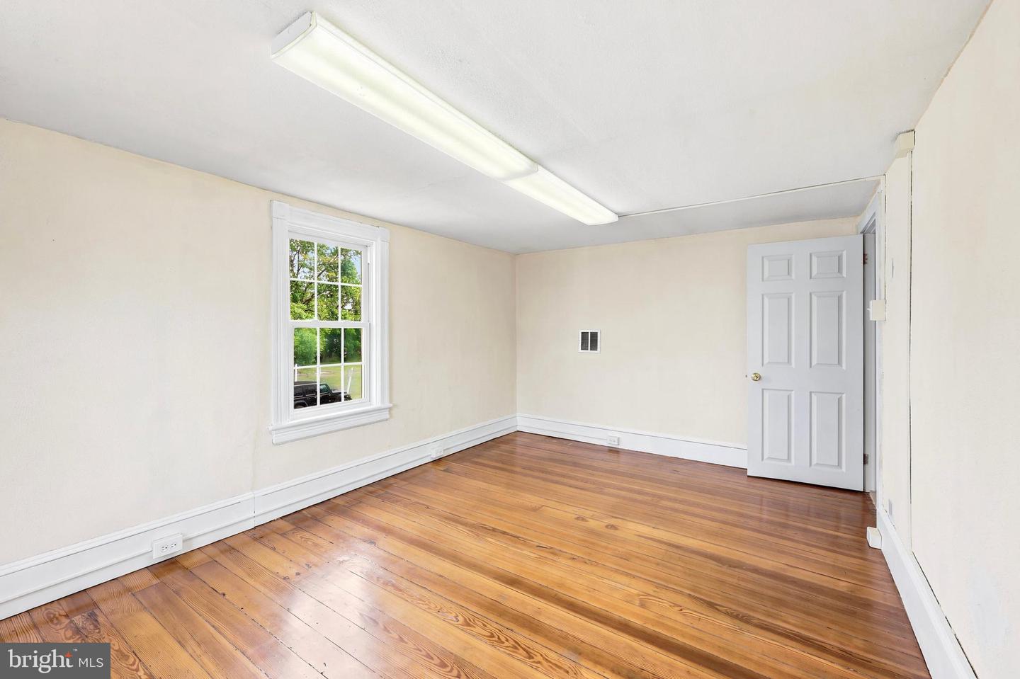 323 Lincoln Hwy #suite 2 Property Photo 8