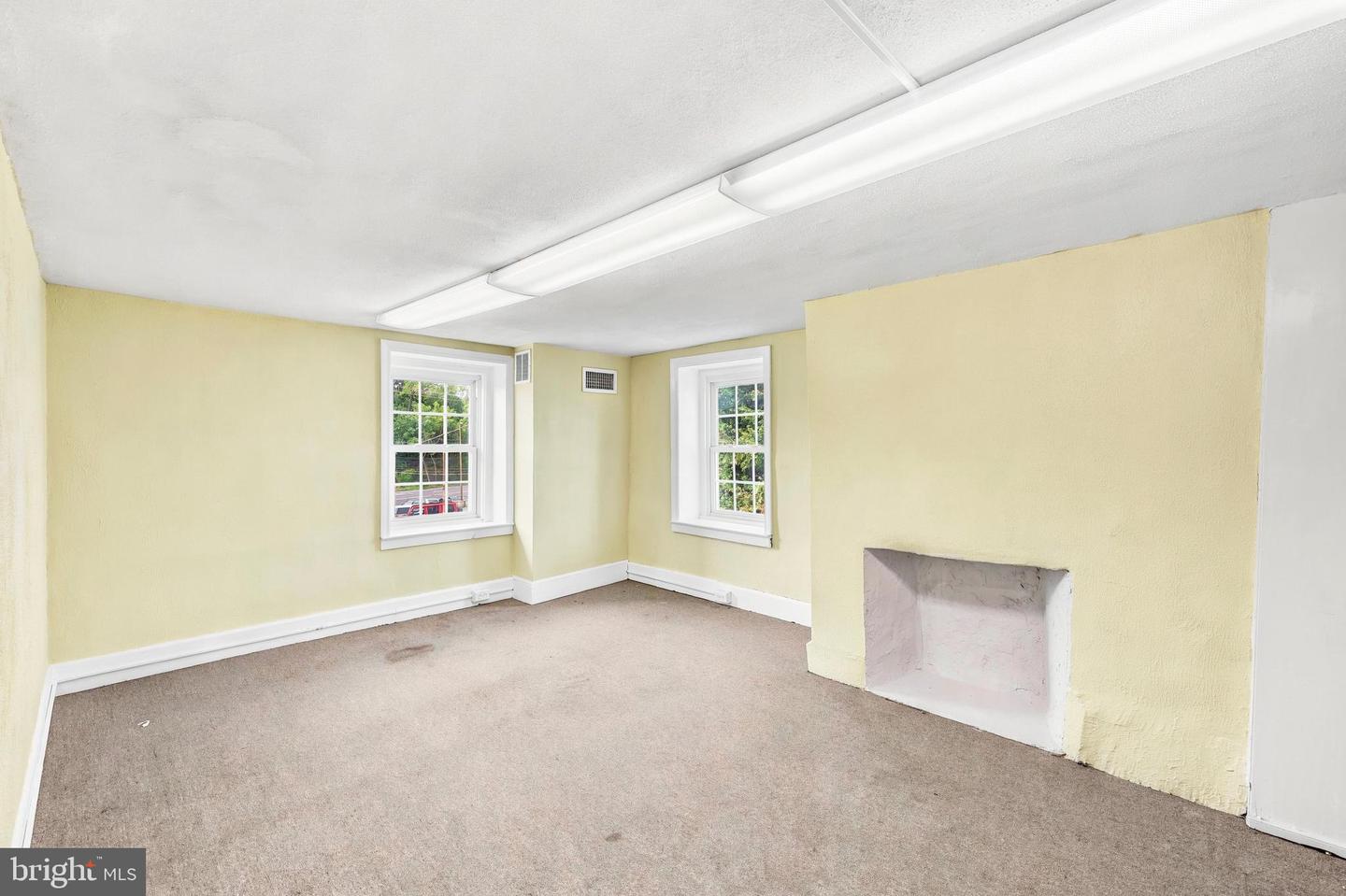 323 Lincoln Hwy #suite 2 Property Photo 10
