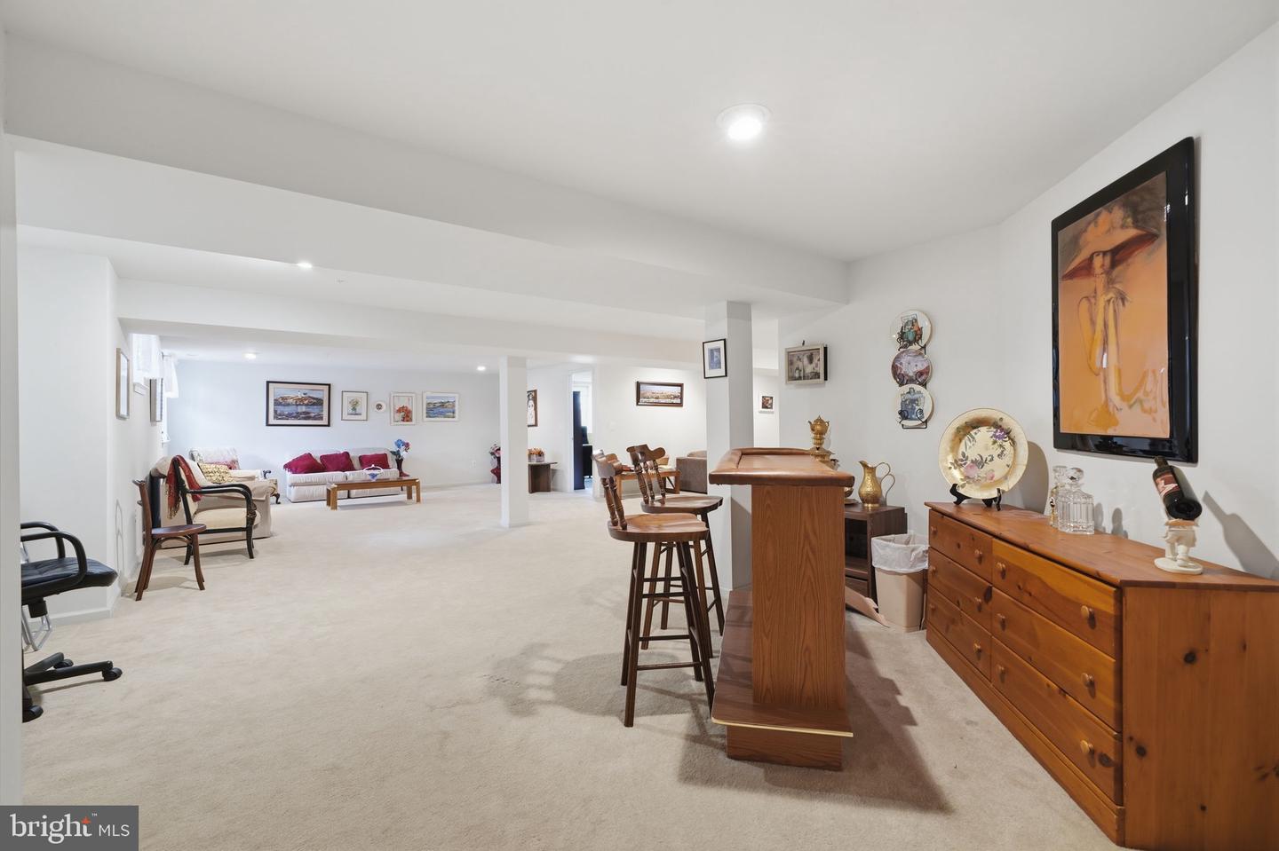 301 Eaton Ct #20 Property Photo 33