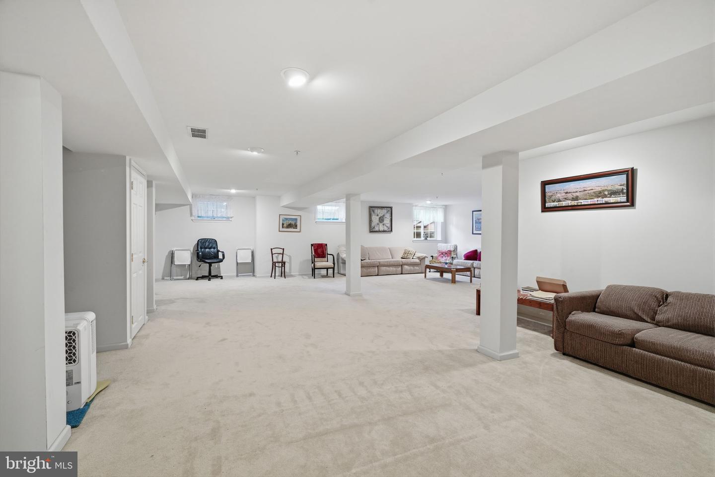 301 Eaton Ct #20 Property Photo 38
