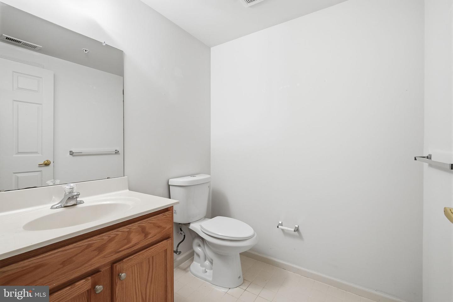 301 Eaton Ct #20 Property Photo 40