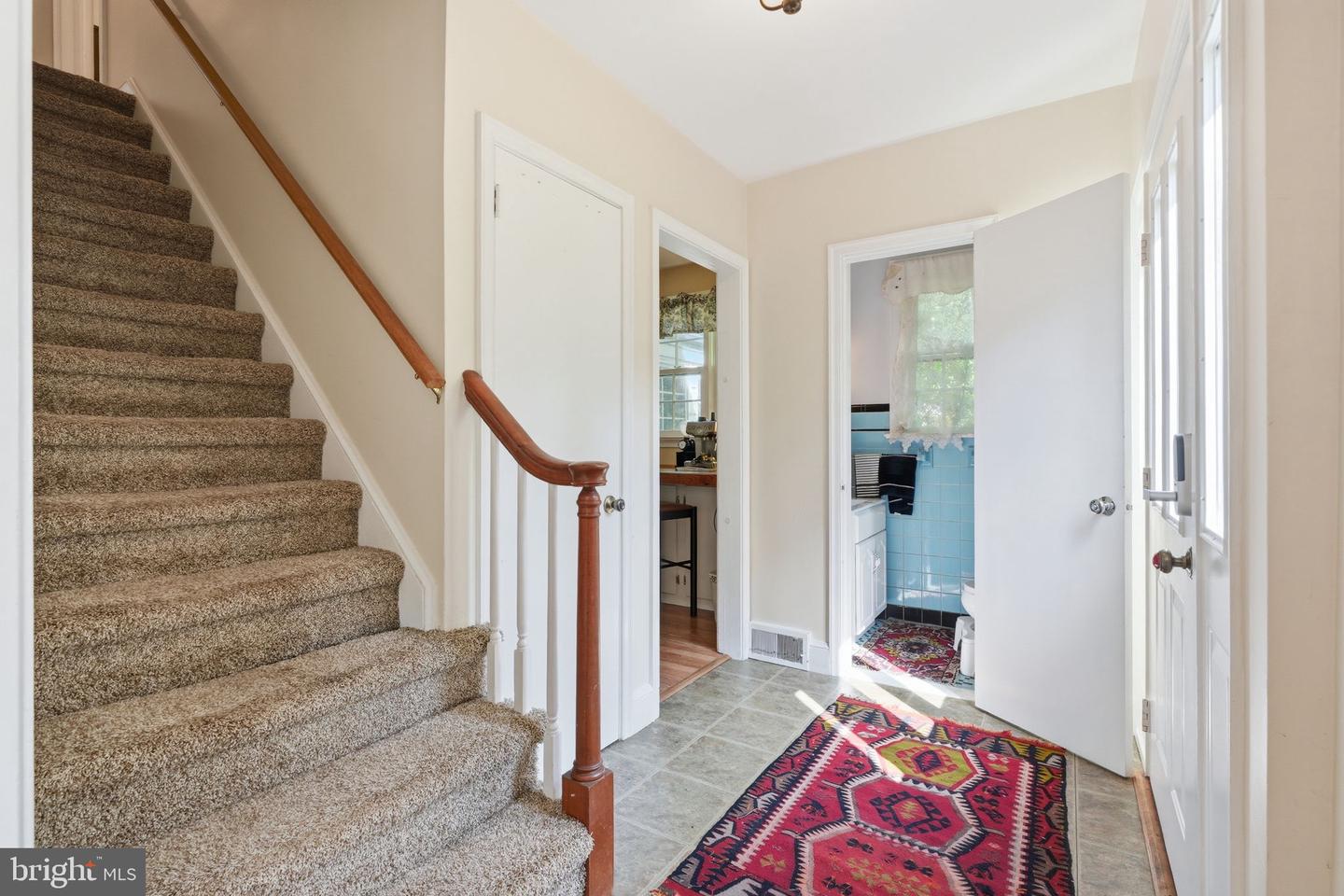 189 River Rd Property Photo 25