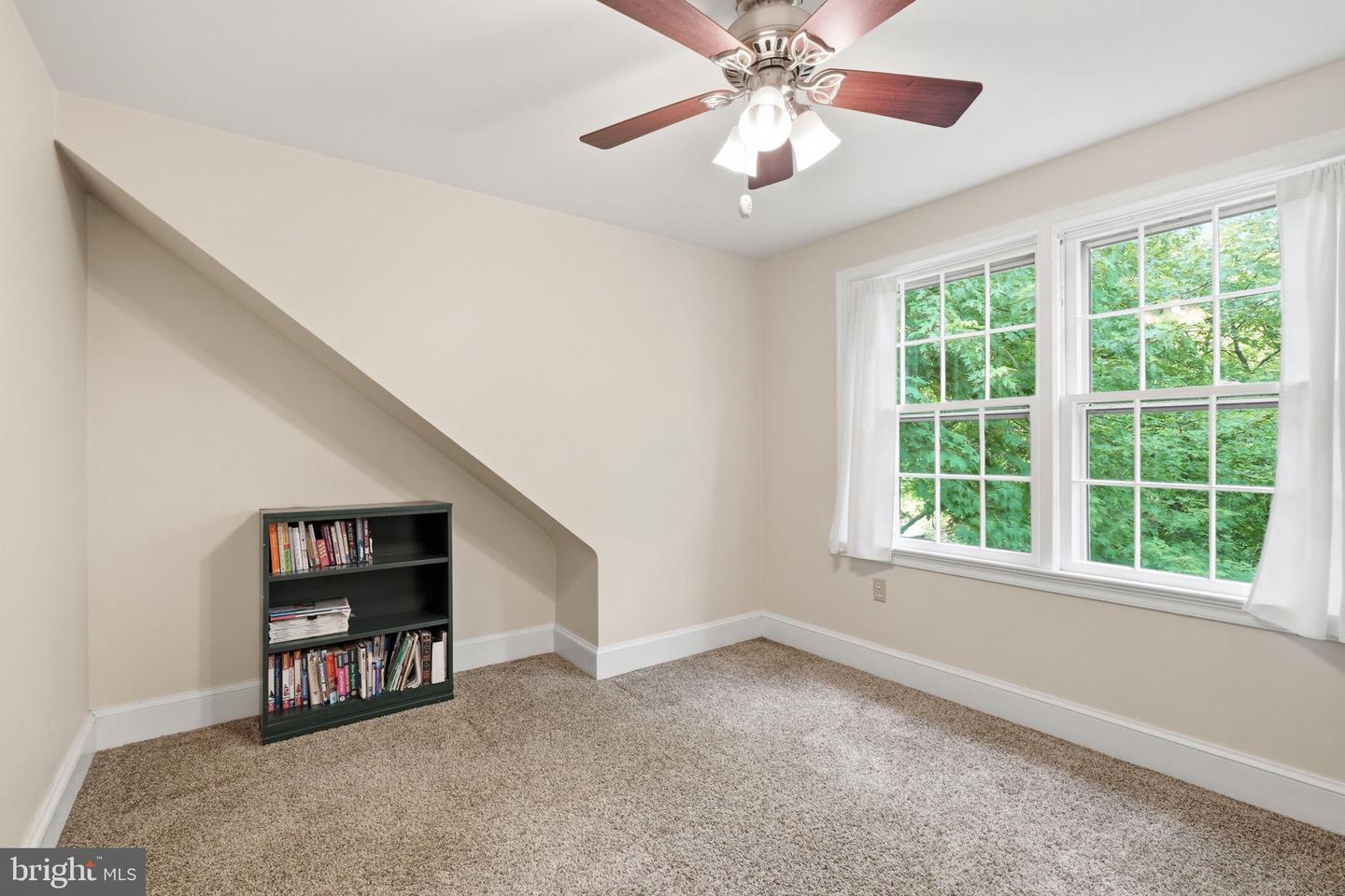189 River Rd Property Photo 28