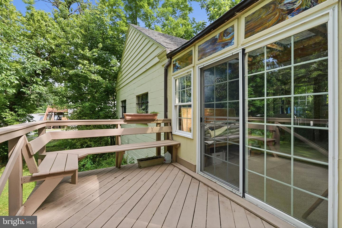 189 River Rd Property Photo 32