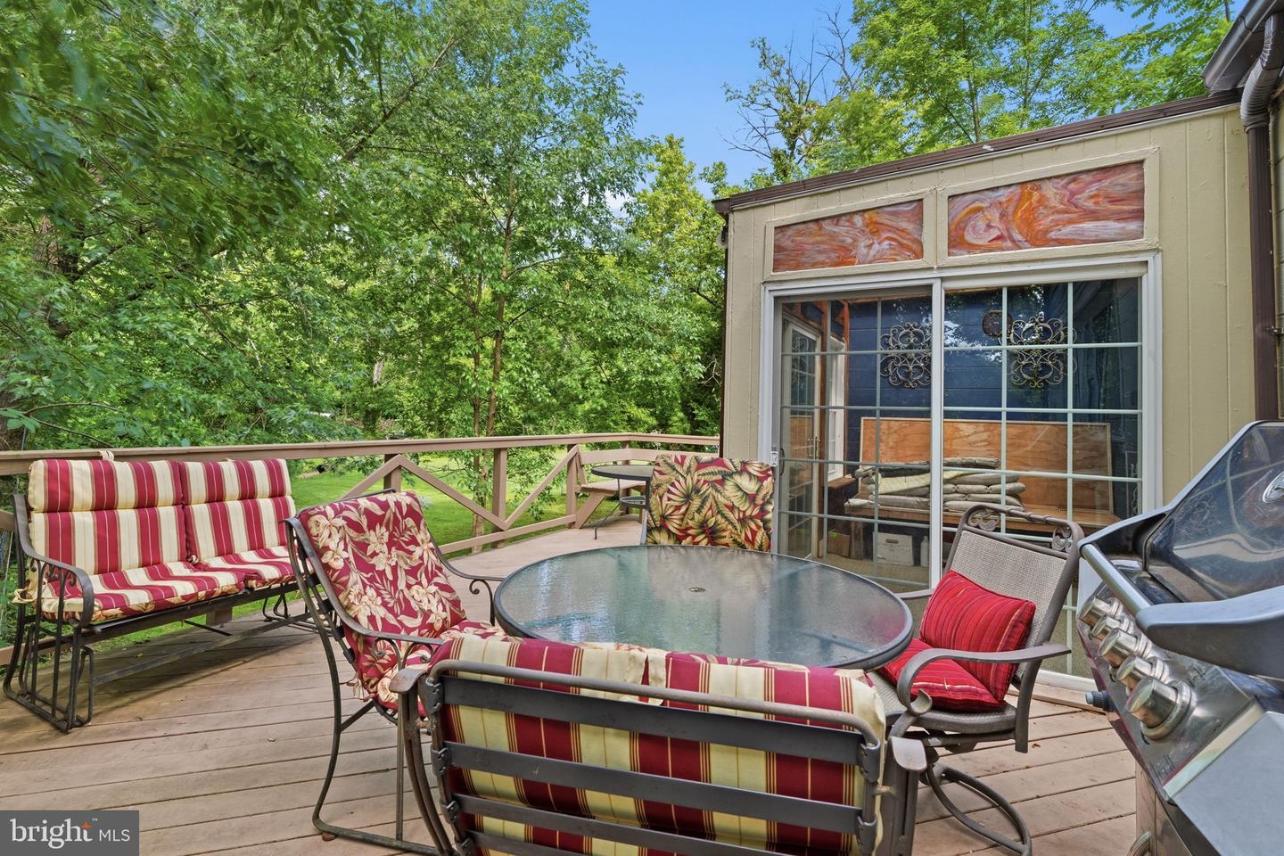 189 River Rd Property Photo 35