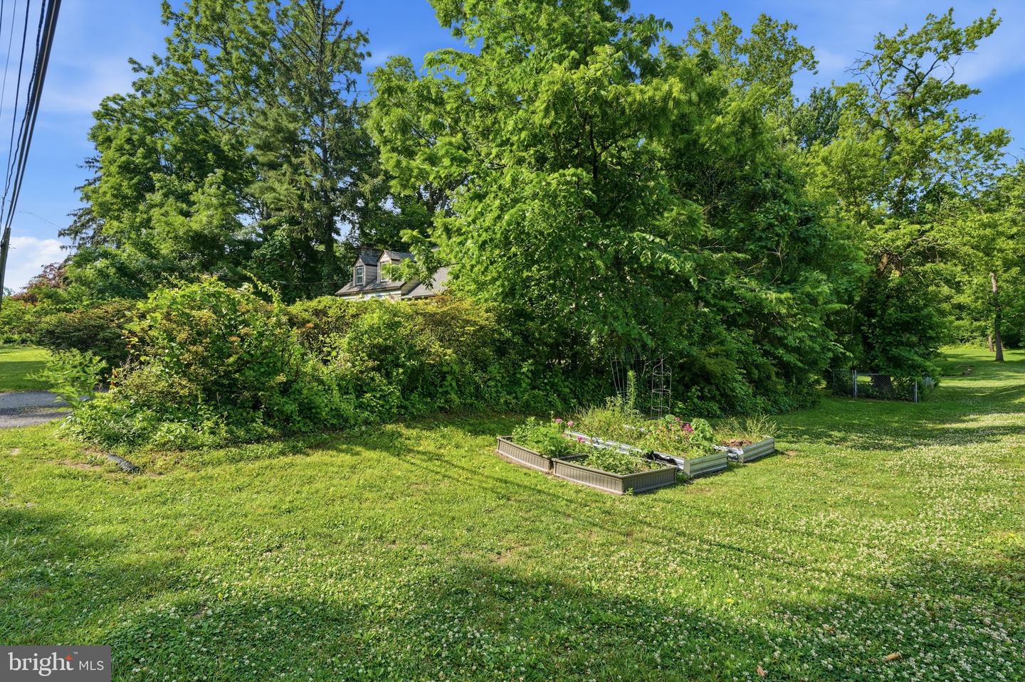 189 River Rd Property Photo 36