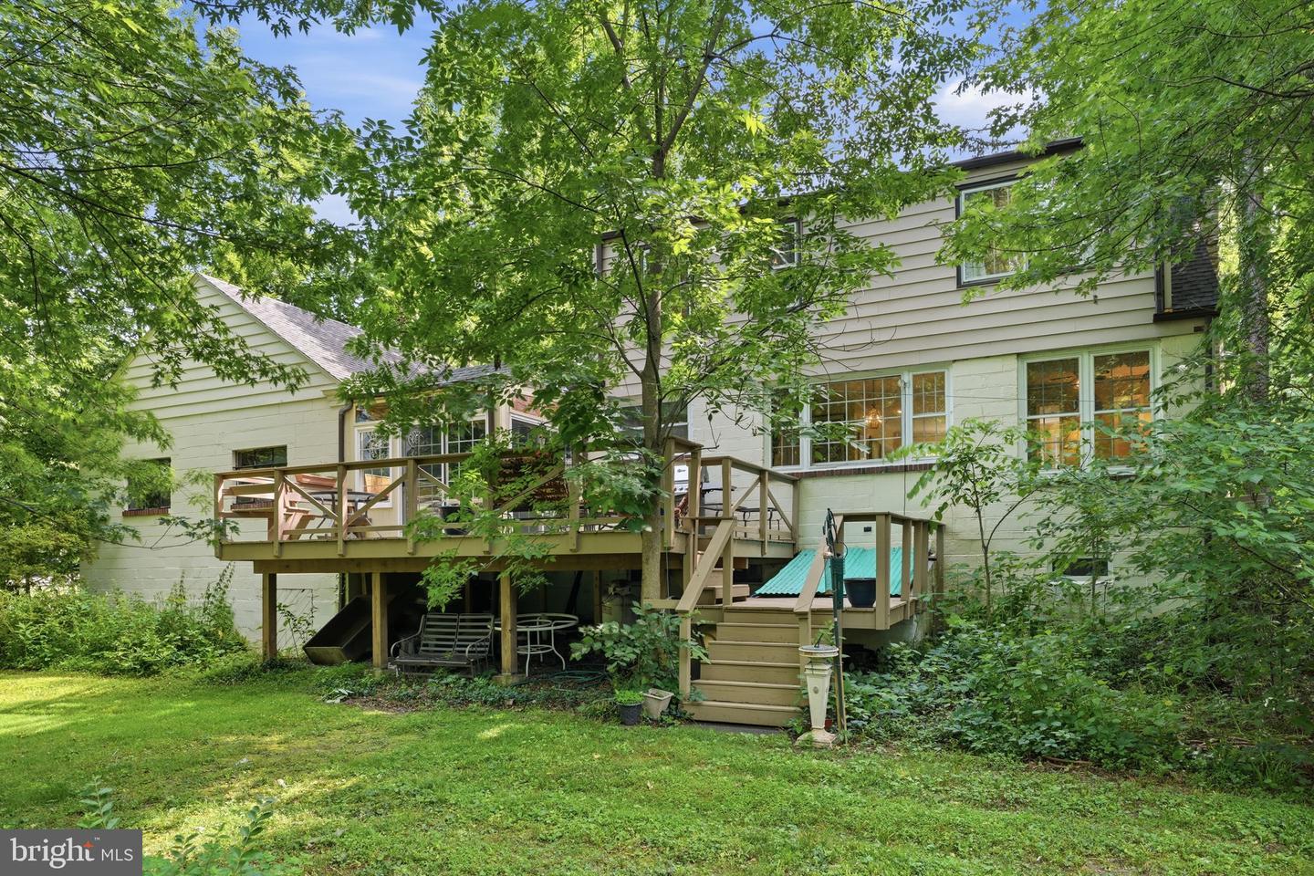 189 River Rd Property Photo 38