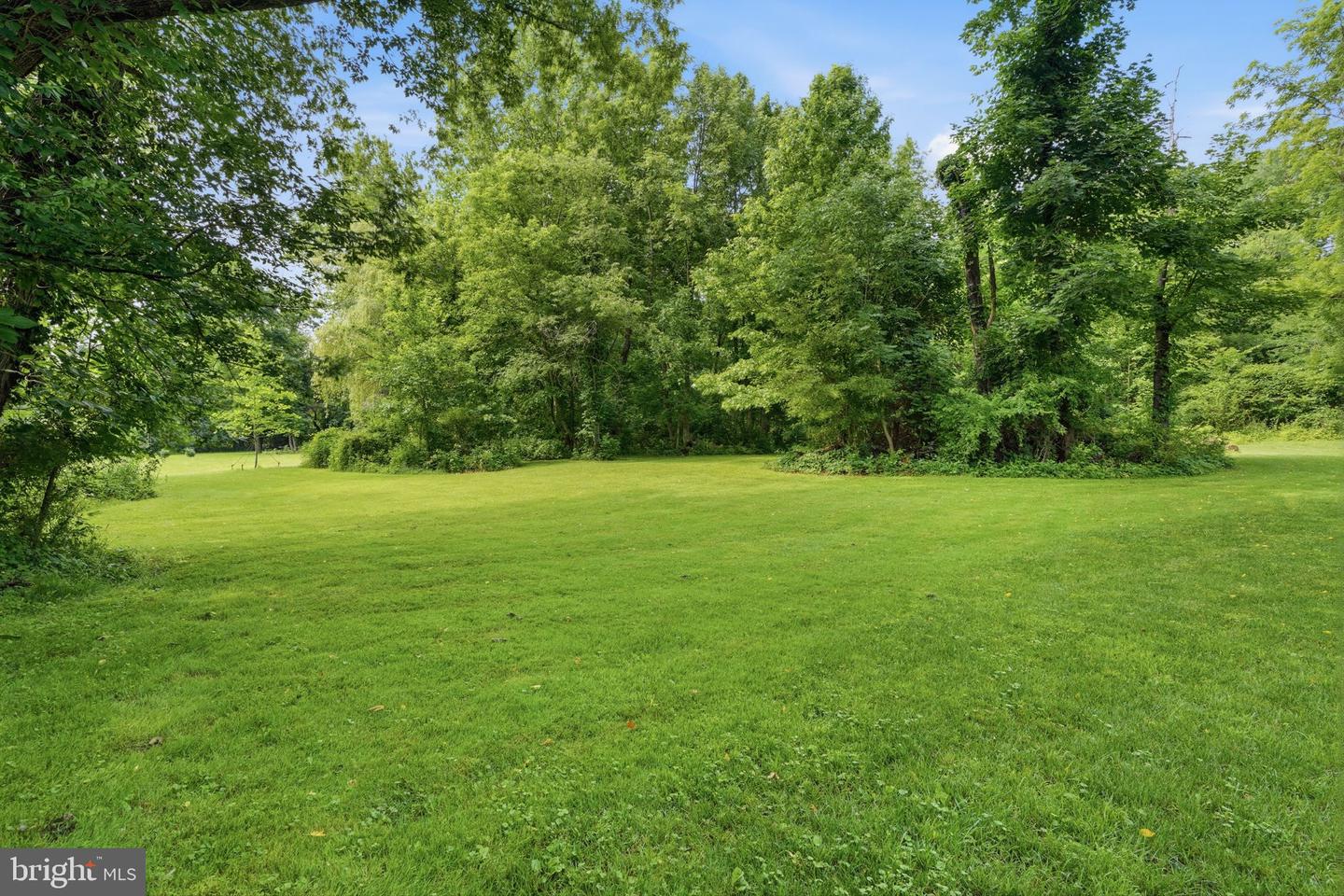189 River Rd Property Photo 42