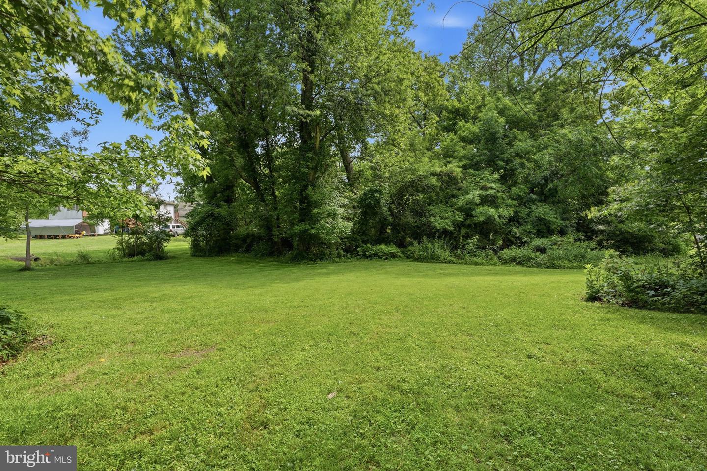 189 River Rd Property Photo 43