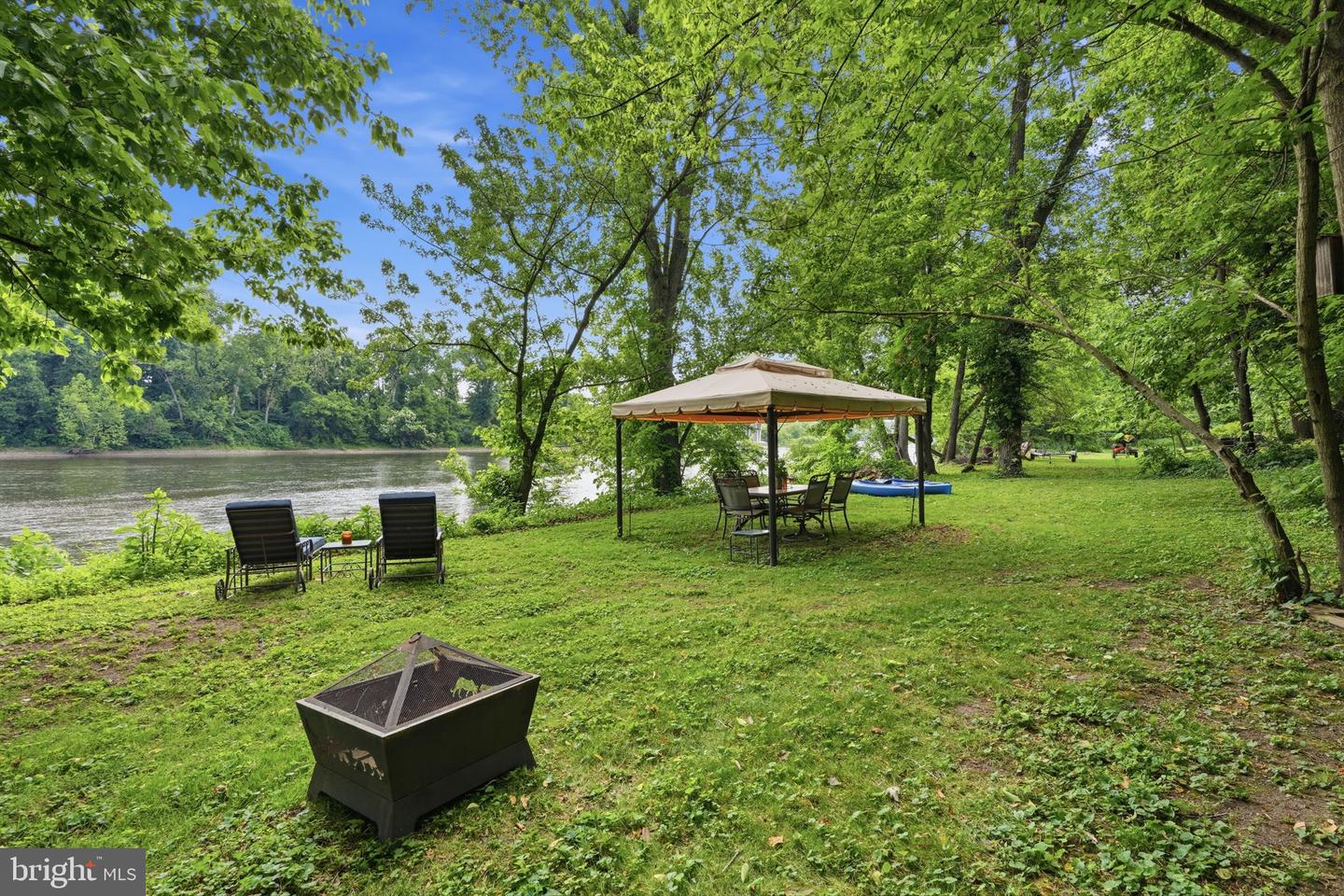 189 River Rd Property Photo 56
