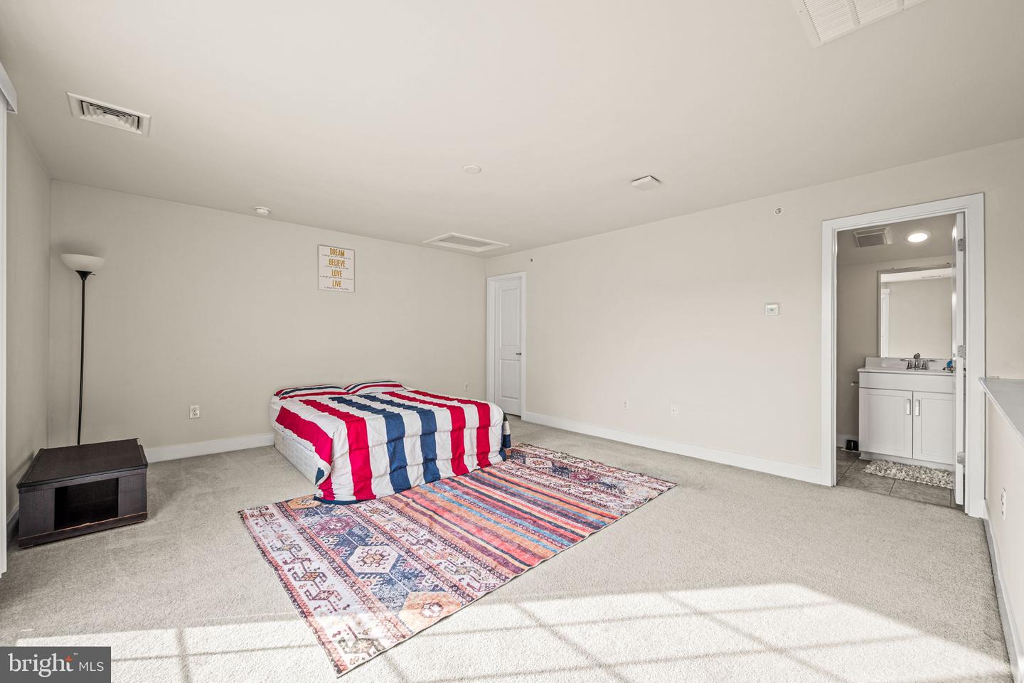 134 Easton St Property Photo 28