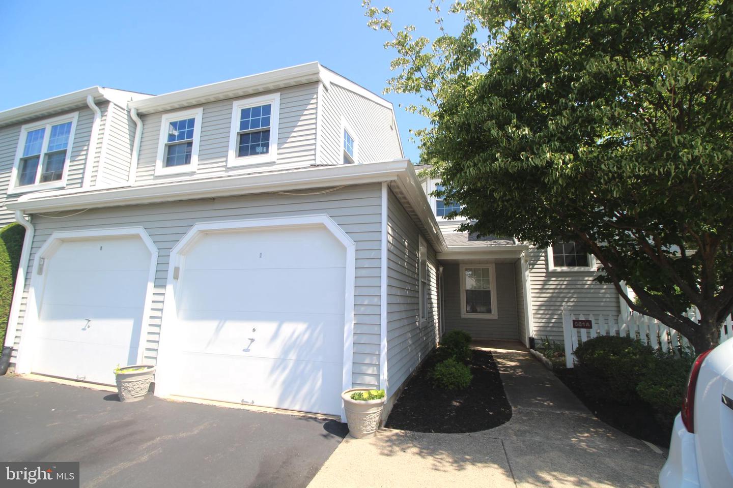 681a Rose Hollow Dr Property Photo 1