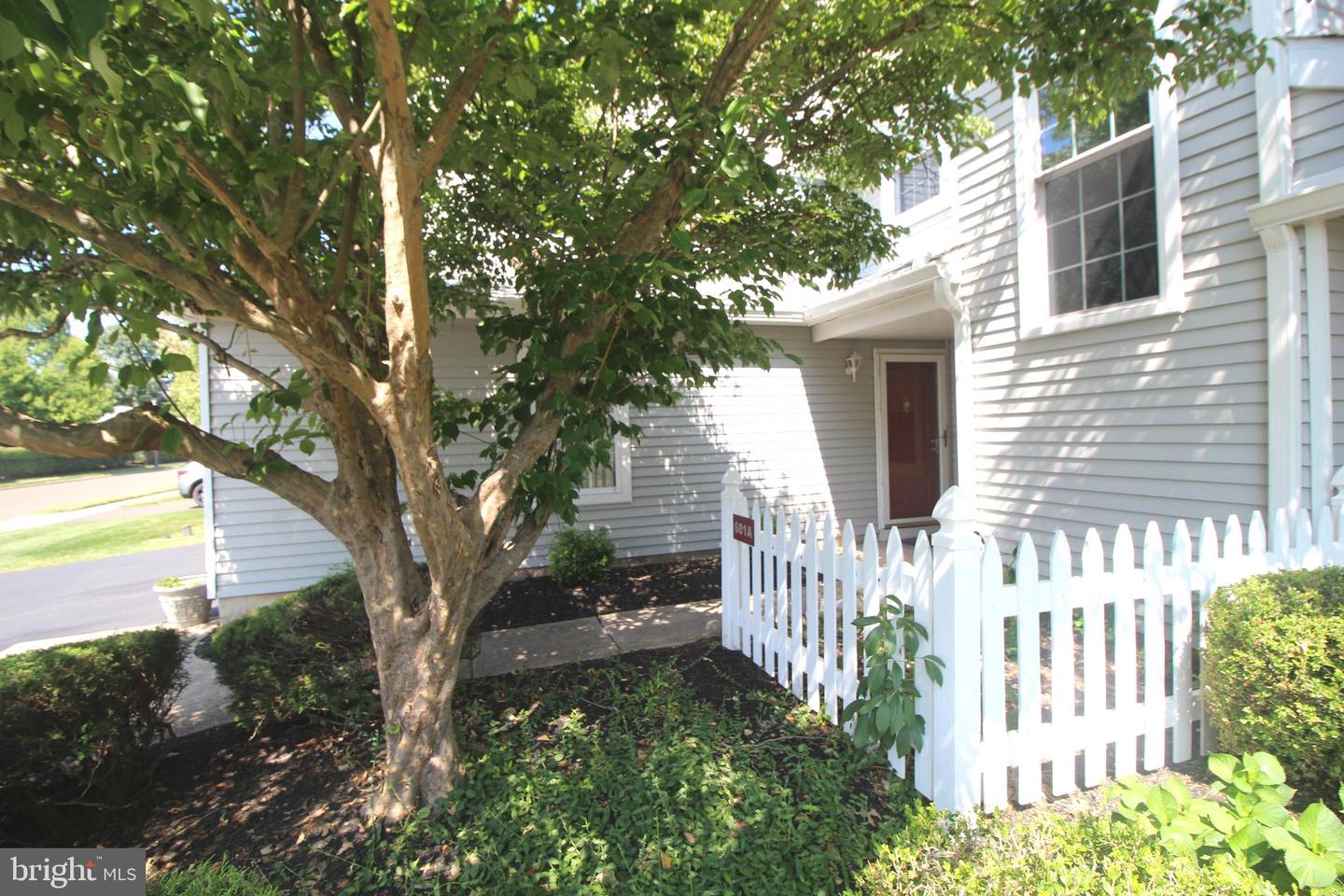 681a Rose Hollow Dr Property Photo 4