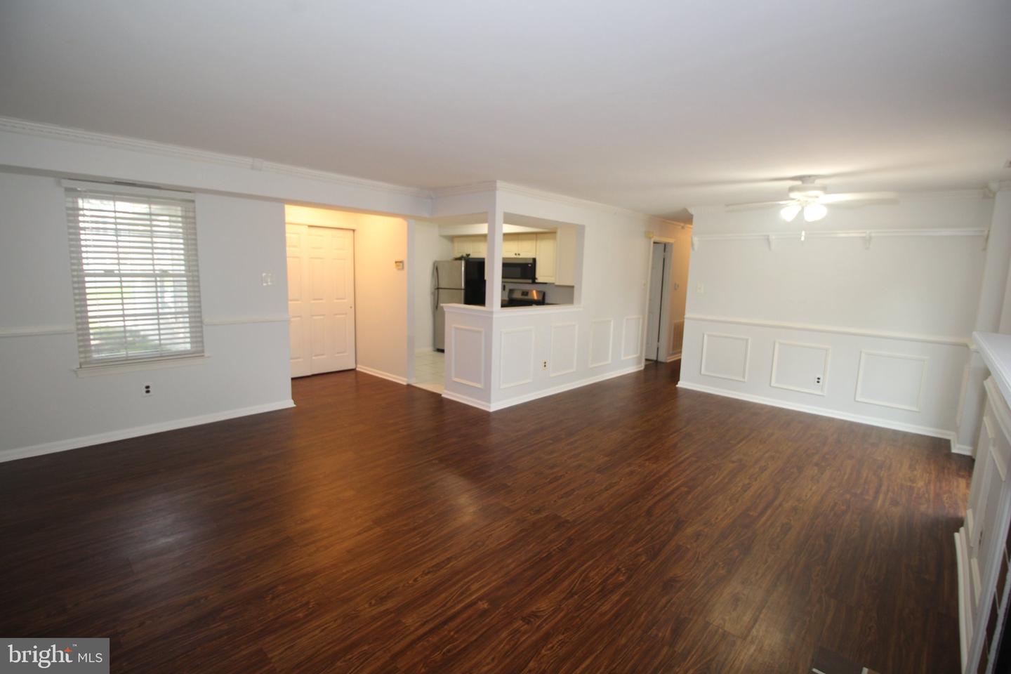 681a Rose Hollow Dr Property Photo 5