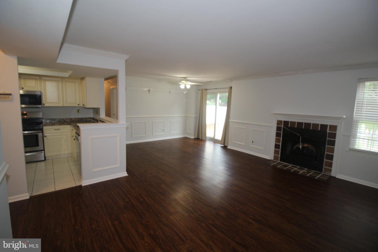 681a Rose Hollow Dr Property Photo 6