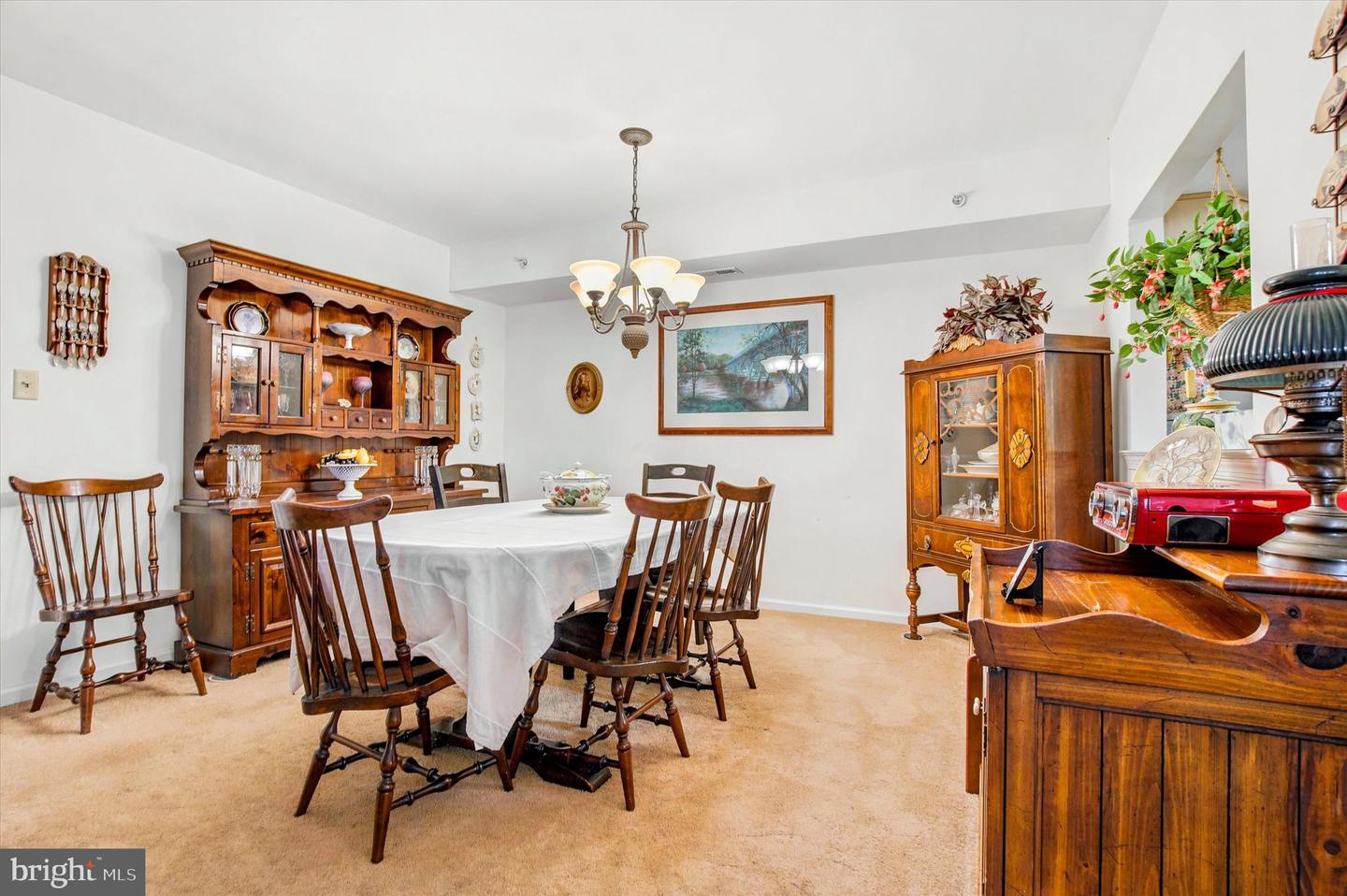 690 Jakob Pl Property Photo 5