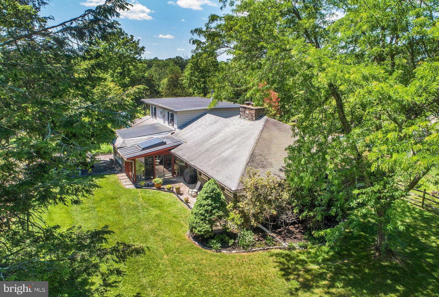 2349 Valley Rd Property Photo 7