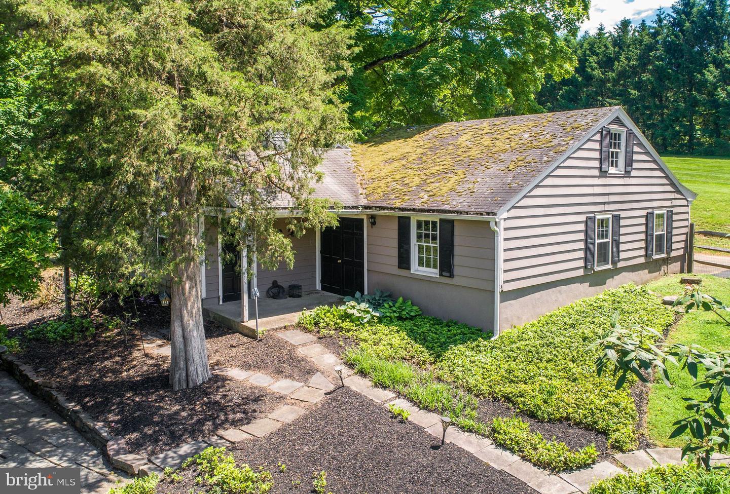 2349 Valley Rd Property Photo 8