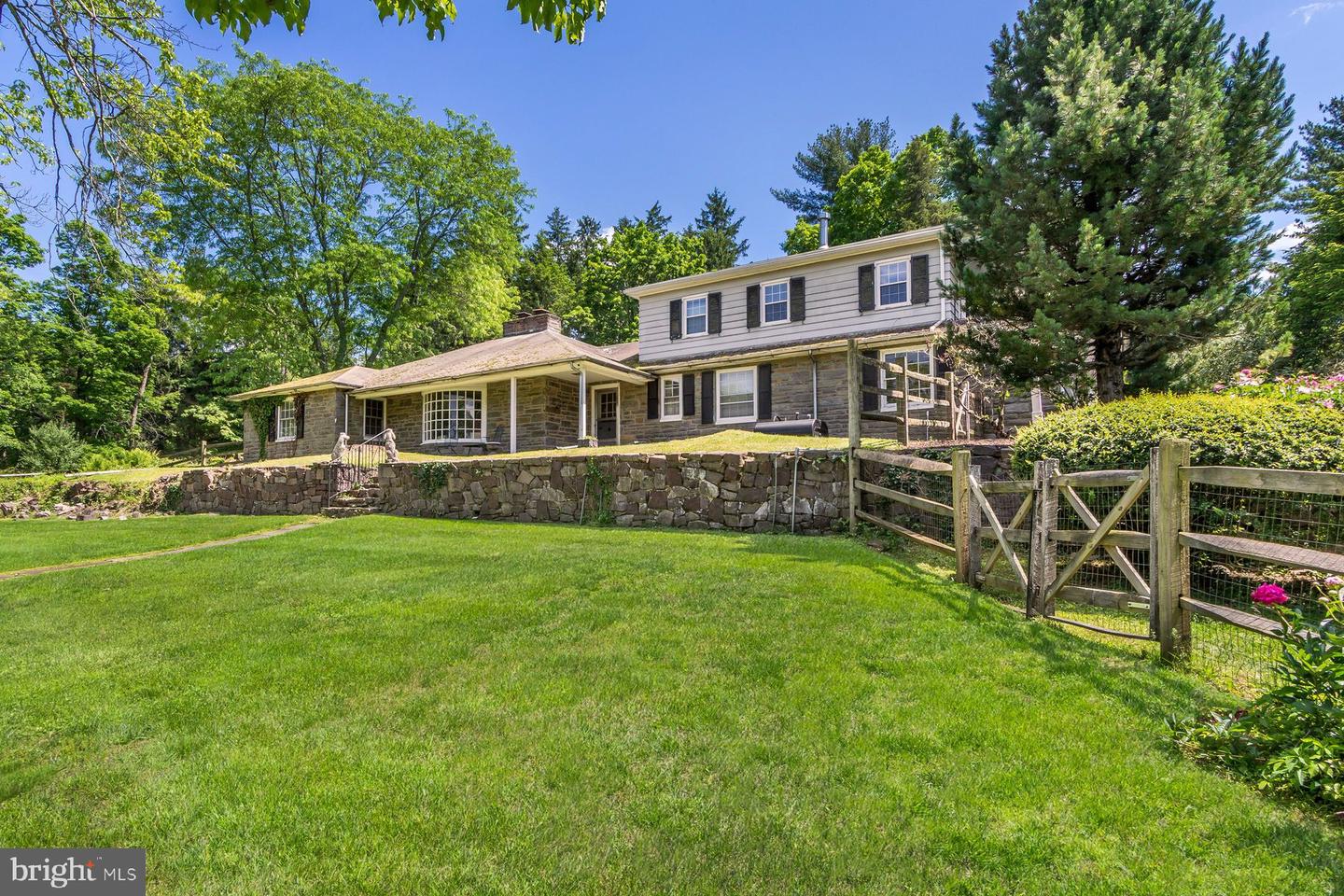 2349 Valley Rd Property Photo 14