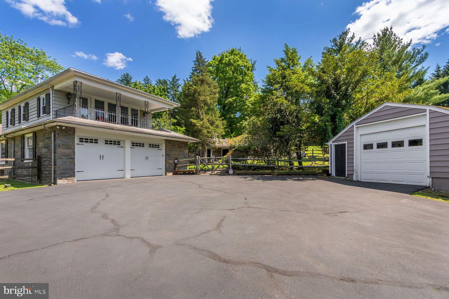 2349 Valley Rd Property Photo 15