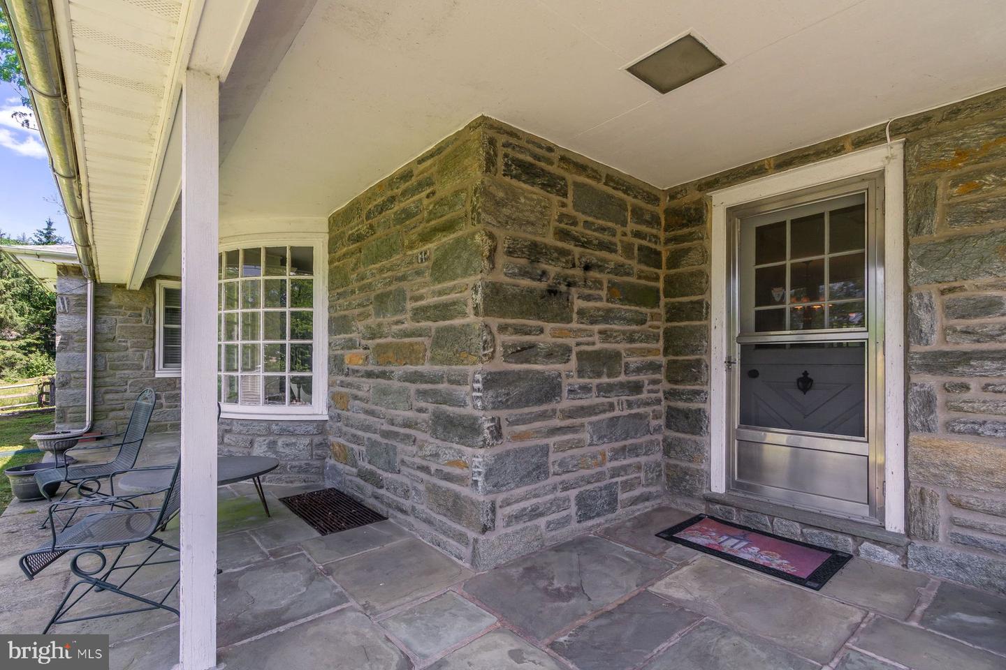 2349 Valley Rd Property Photo 16