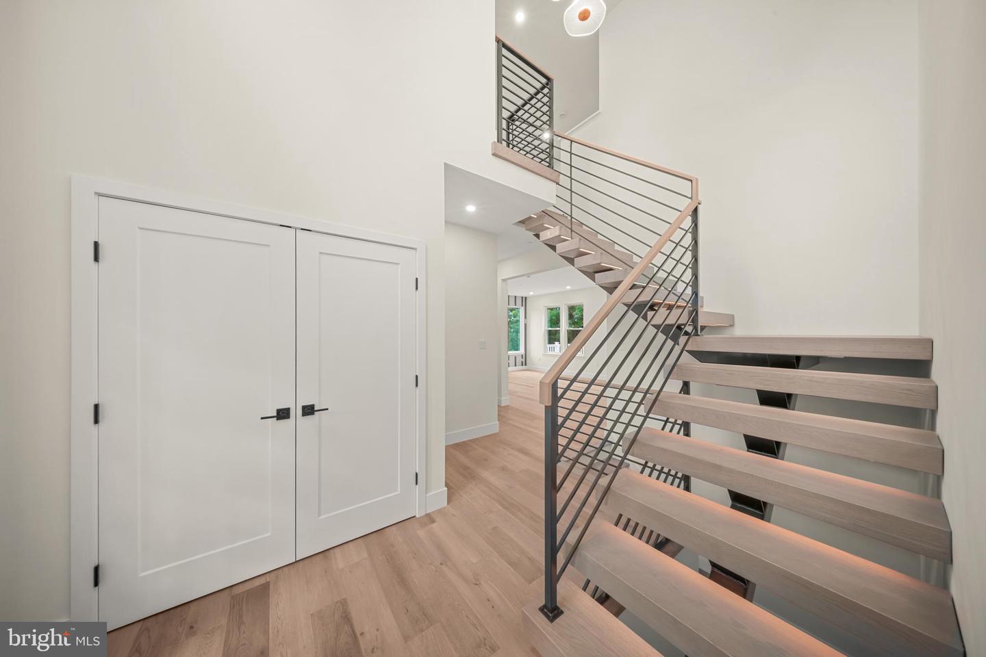 2947 Bridge St Property Photo 5