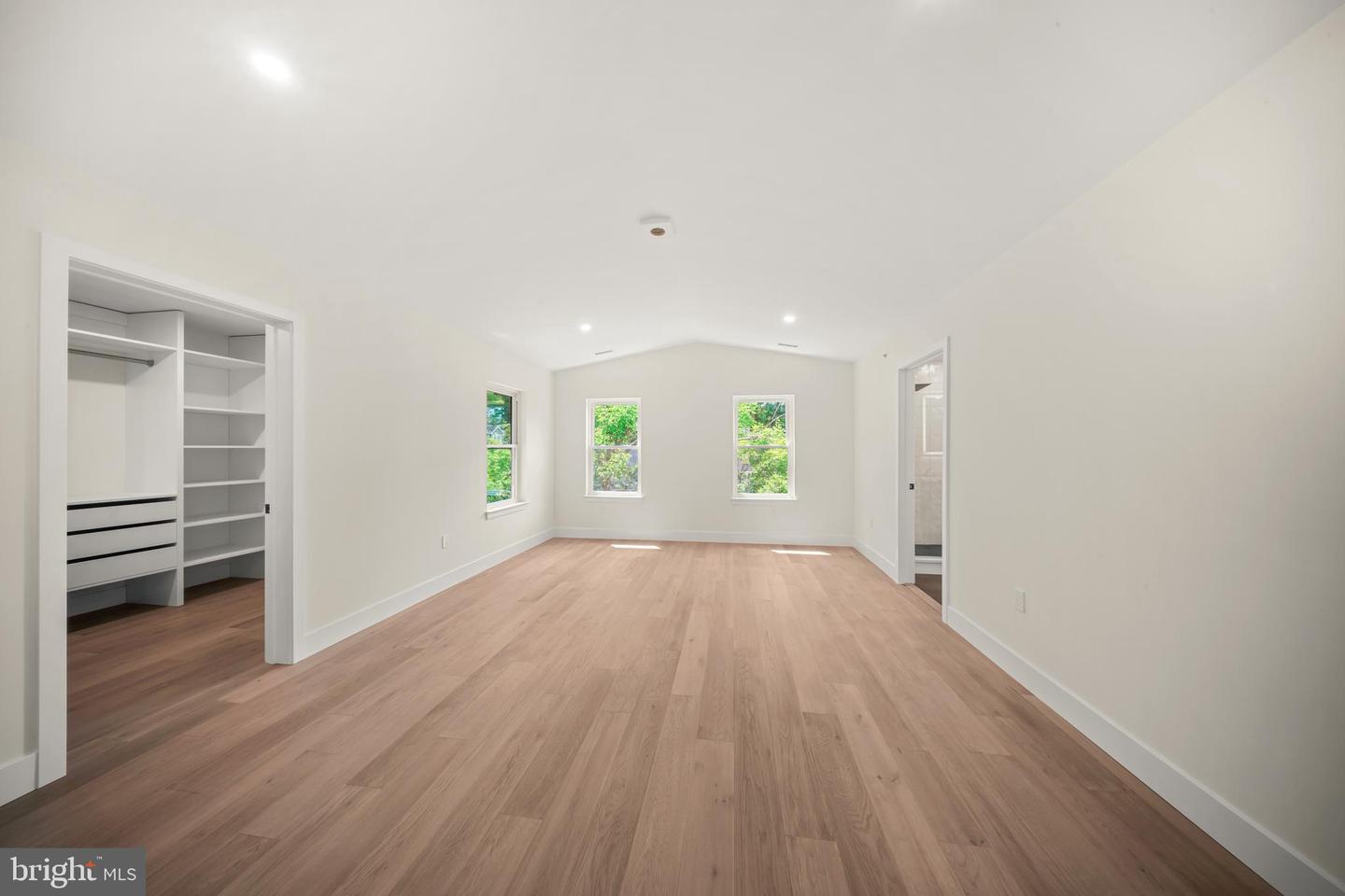 2947 Bridge St Property Photo 25