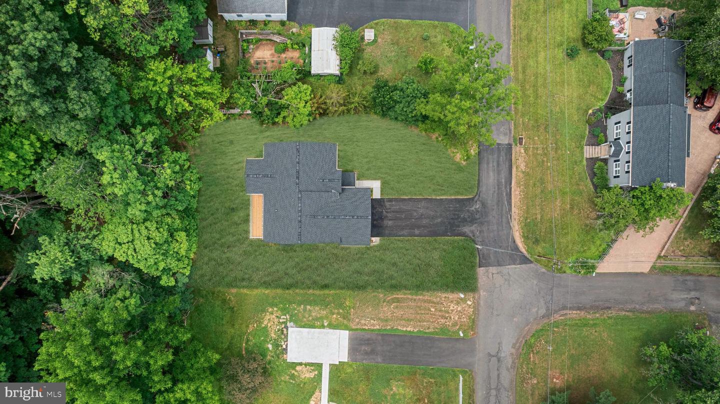 2947 Bridge St Property Photo 45