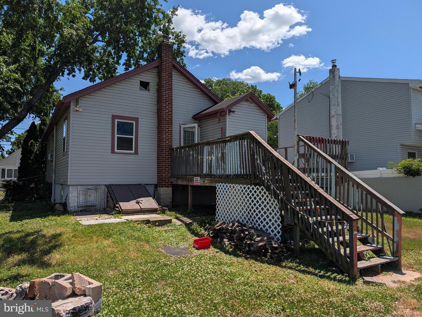 604 HARRIS AVE Property Photo 1