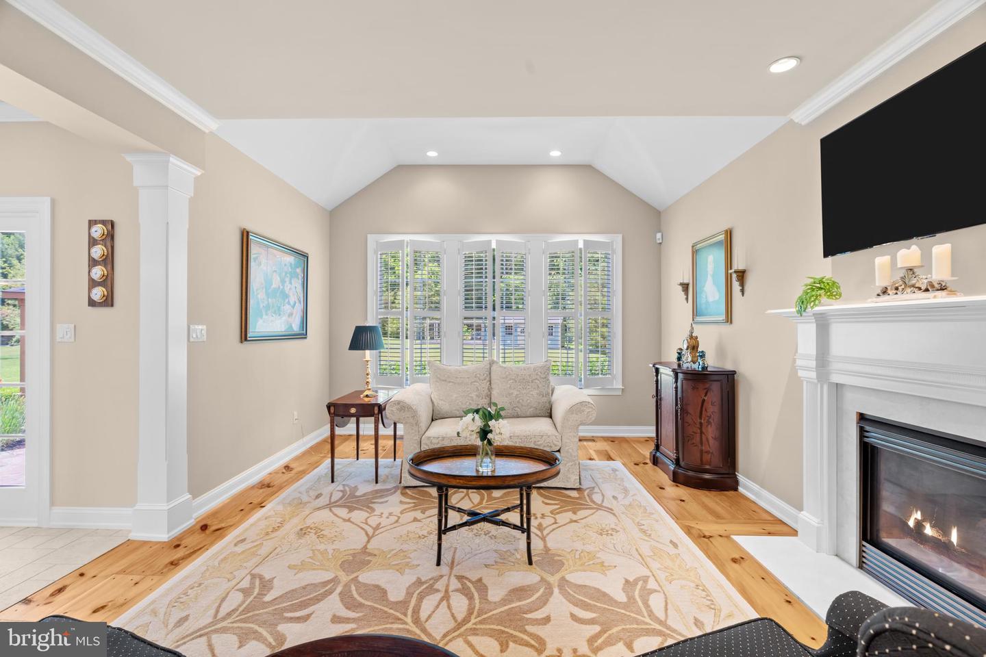 1102 Briar Way Property Photo 15