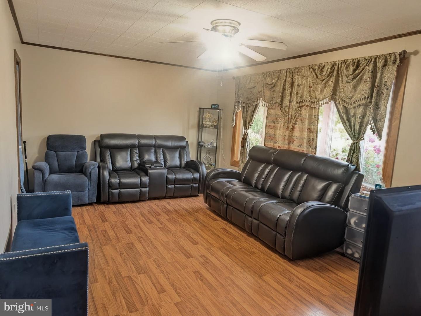 3724 Devonshire Pl Property Photo 6
