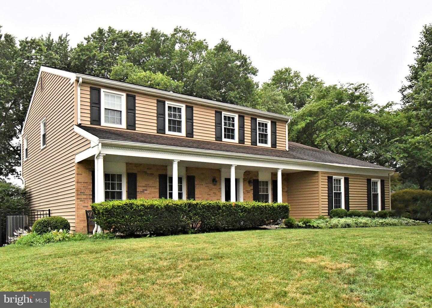 817 Stark Cir Property Photo 4