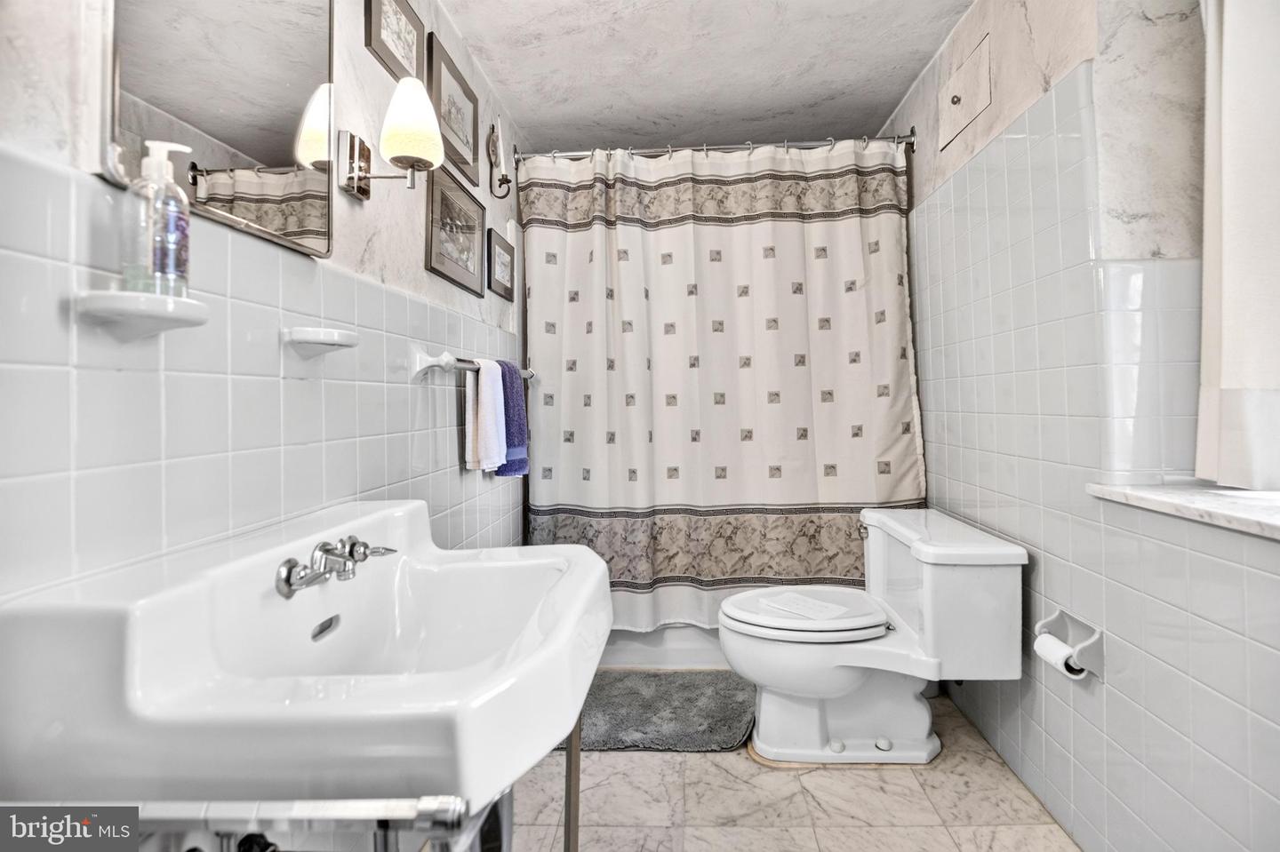 6693 Groveland Rd Property Photo 16
