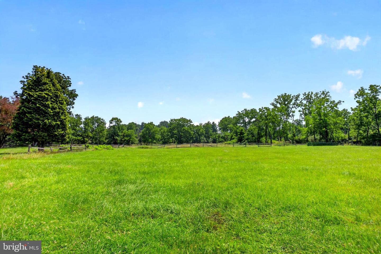 6693 Groveland Rd Property Photo 32