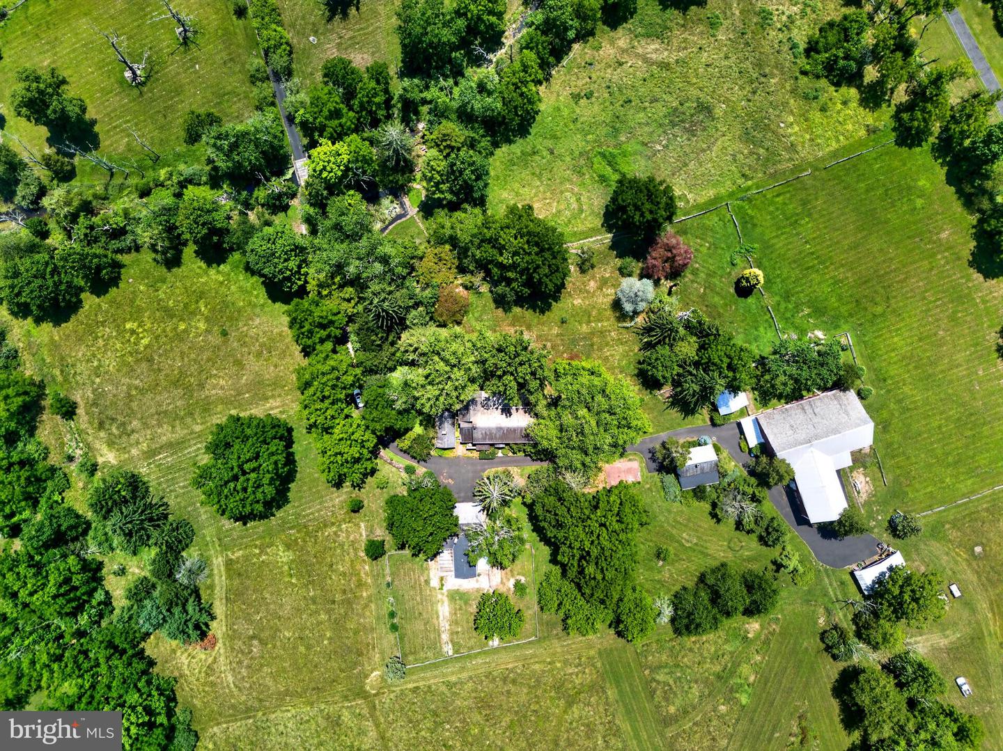 6693 Groveland Rd Property Photo 34