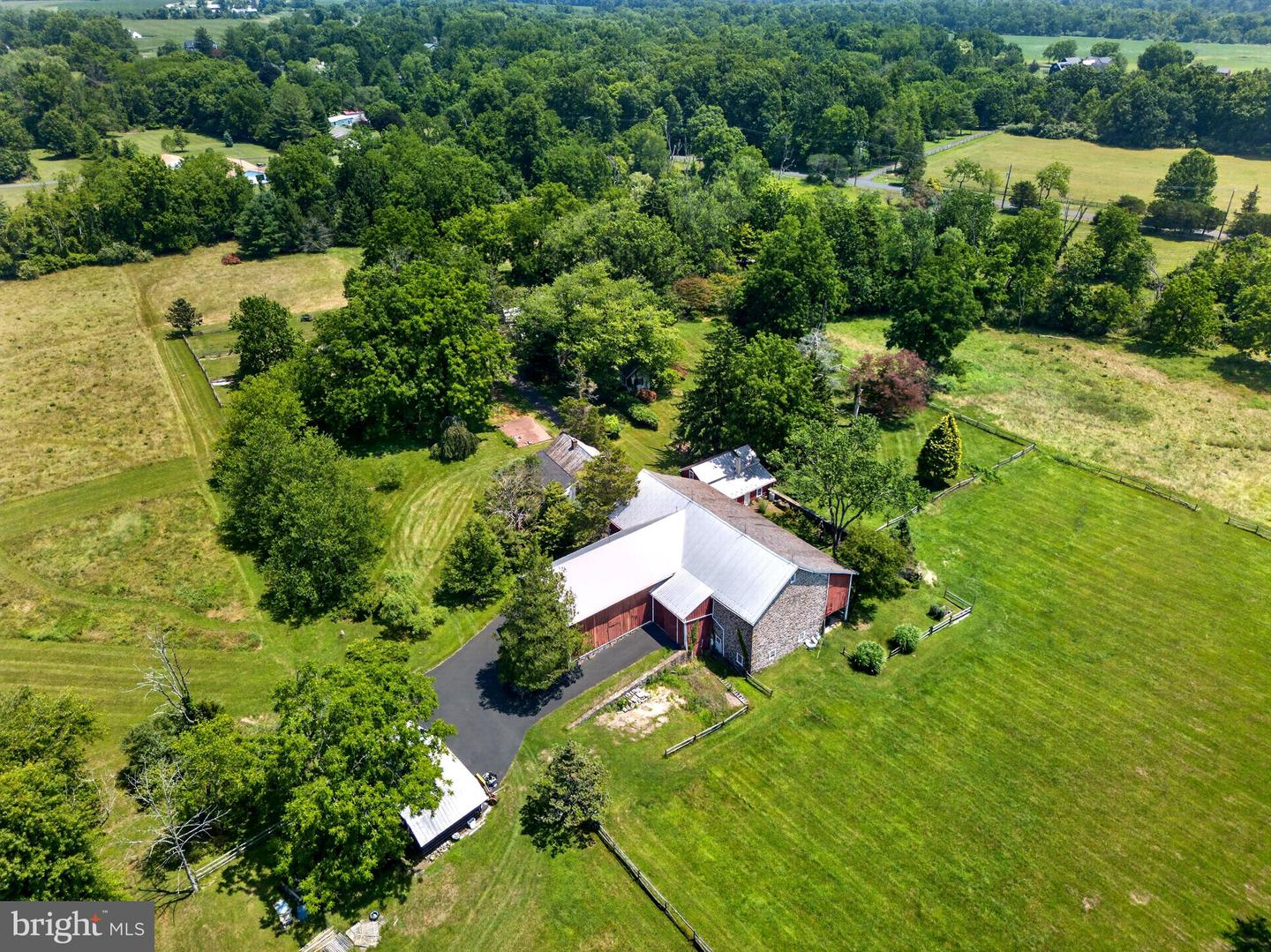 6693 Groveland Rd Property Photo 37