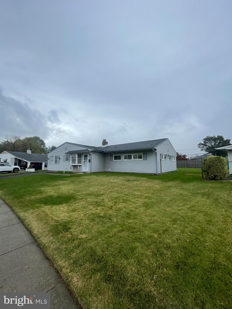 3 Lilac Ln Property Photo 2