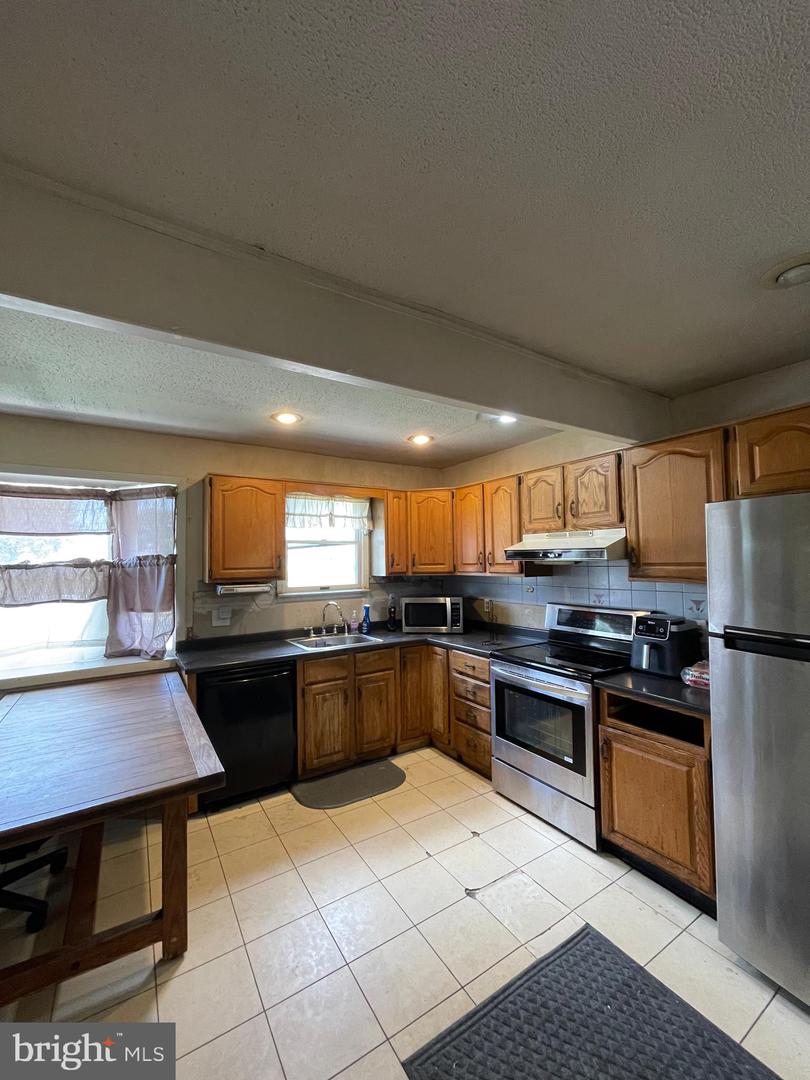 3 Lilac Ln Property Photo 15