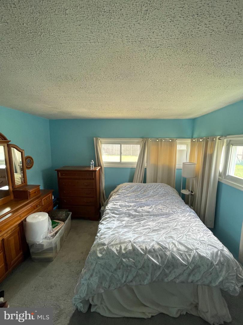 3 Lilac Ln Property Photo 25